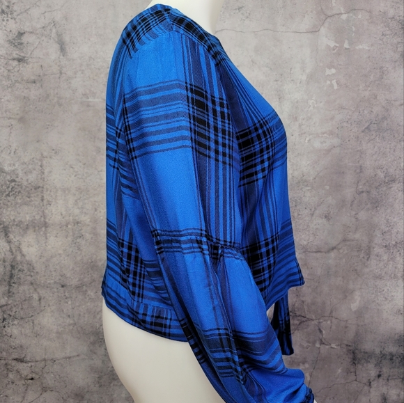 Plaid Cropped Blouse - Picture 5 of 7